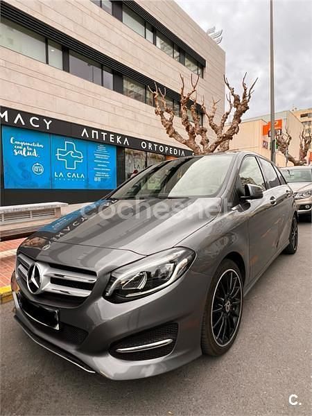 Usado Mercedes B200 136 CV (100 kW) 2018 Gris / plata Monovolumen