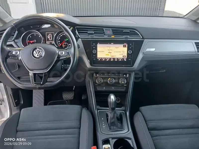 Usado VW Touran Advance 150 CV (110 kW) 2023 Gris / plata Monovolumen