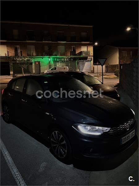 Używany Fiat Tipo Easy 120 KM (88 kW) 2016 Czarny Sedan/Limuzyna