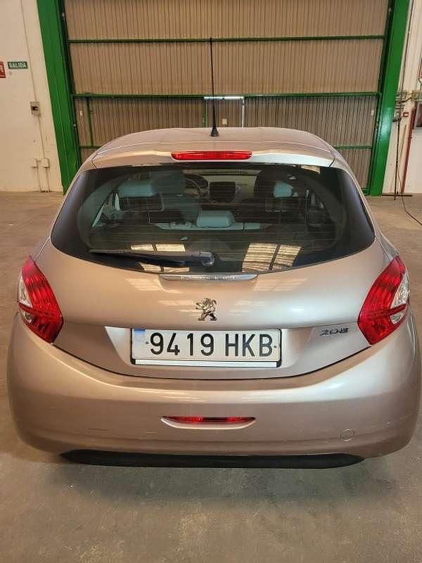 Usado Peugeot 208 Allure 120 CV (88 kW) 2012 Gris Utilitario