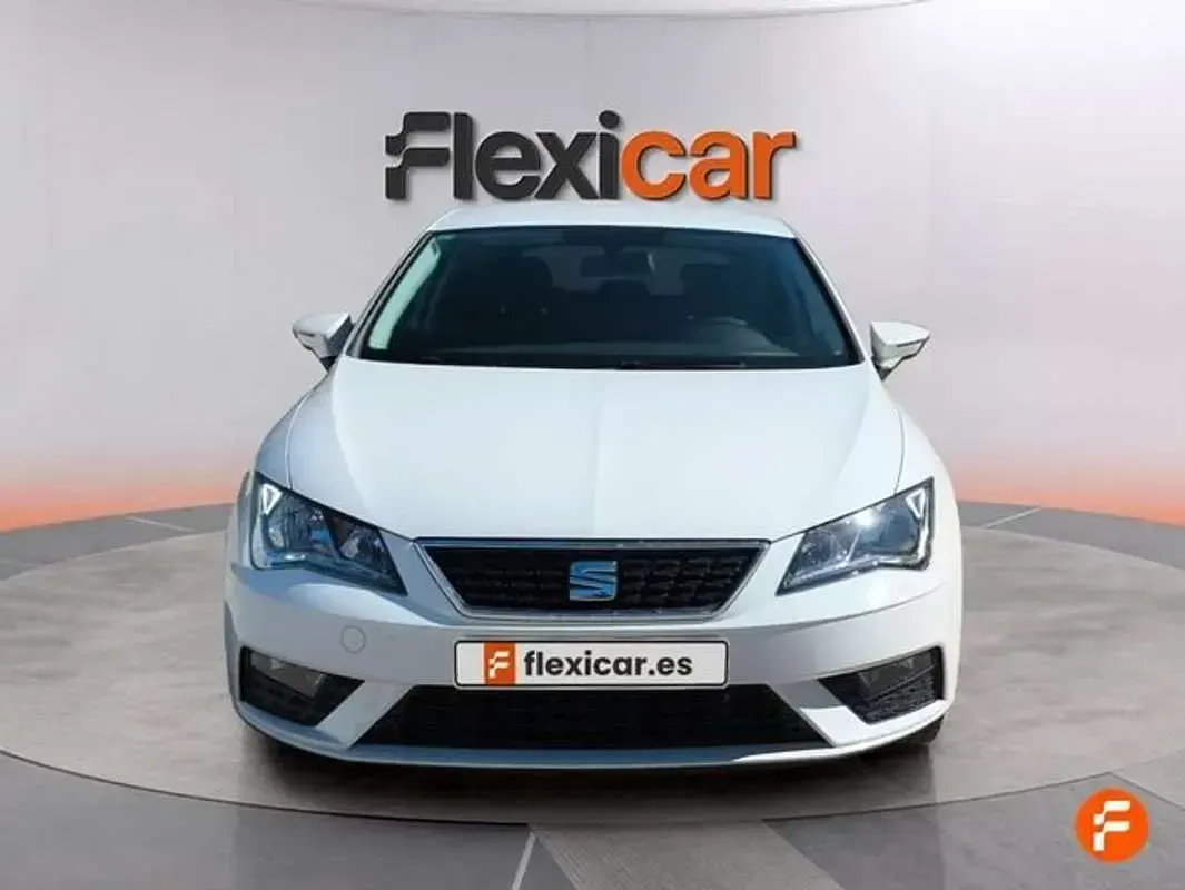 Usado Seat Leon ST Style 116 CV (85 kW) 2019 Blanco Familiar
