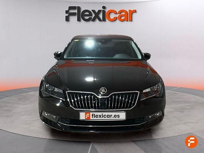 Usado Skoda Superb Style 150 CV (110 kW) 2018 Negro