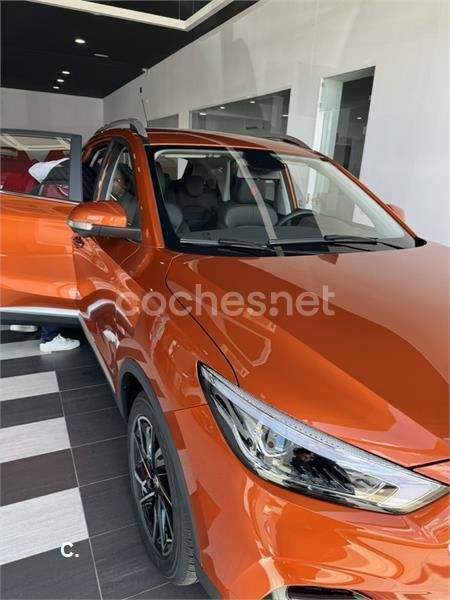 Naranja Usado 2024 MG ZS Luxury Berlina | 15.500 € (Precio justo) - Imagen 1/4