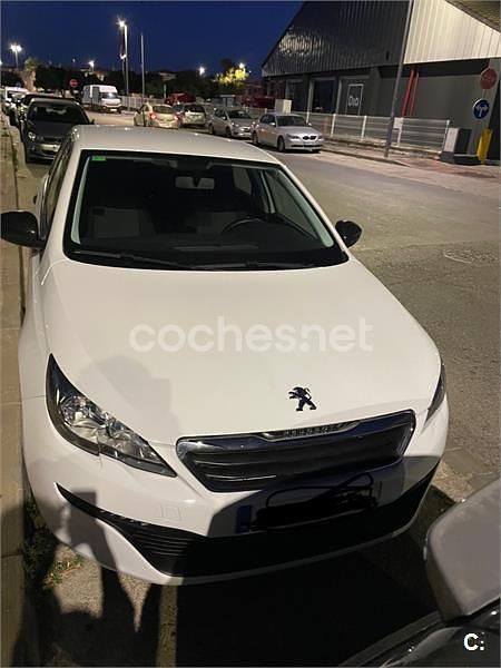 Usado Peugeot 308 Style 100 CV (73 kW) 2017 Blanco Berlina