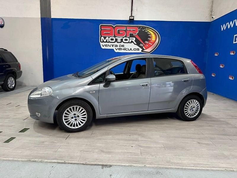 Usado Fiat Grande Punto Dynamic 95 CV (69 kW) 2007 Gris / plata Utilitario