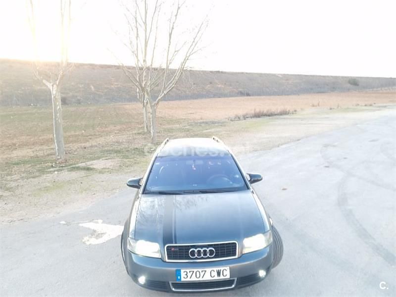 Usado Audi A4 Sport 163 CV (119 kW) 2004 Gris / plata Berlina