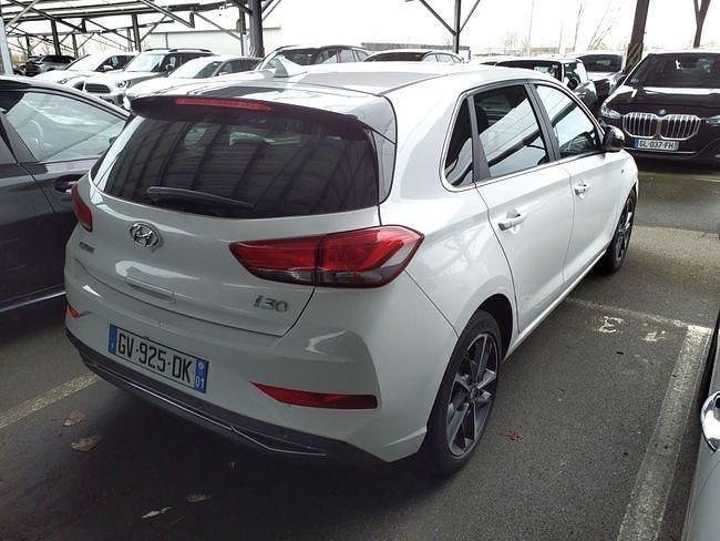 Usado Hyundai i30 120 CV (88 kW) 2024 Blanco Berlina