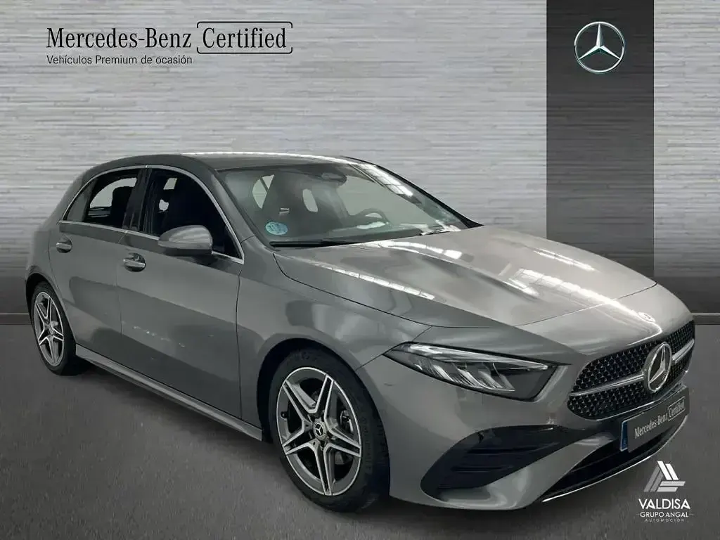Usado Mercedes A180 136 CV (100 kW) 2025 Gris Berlina