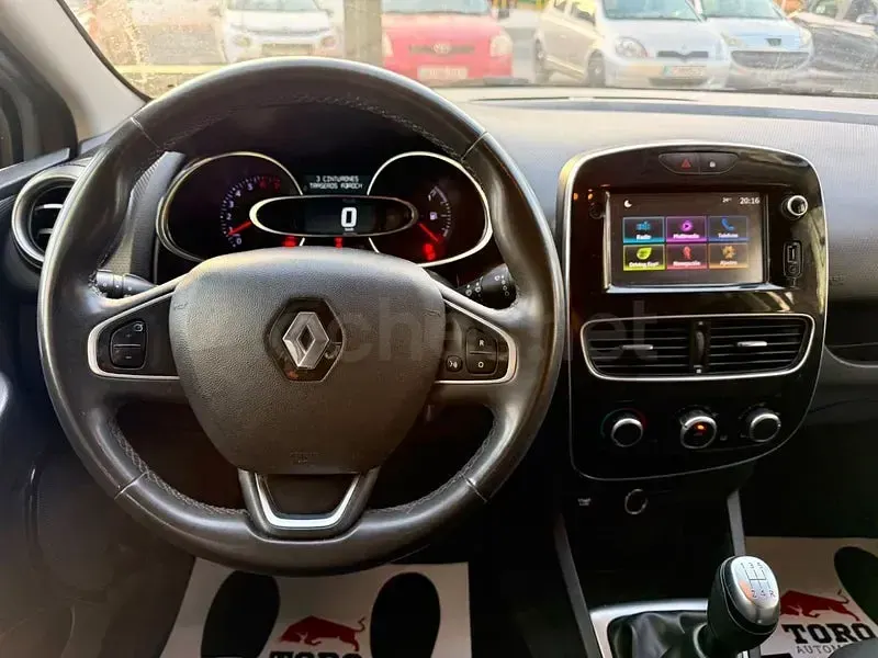 Usado Renault Clio IV LIMITED 75 CV (55 kW) 2018 Gris / plata Berlina