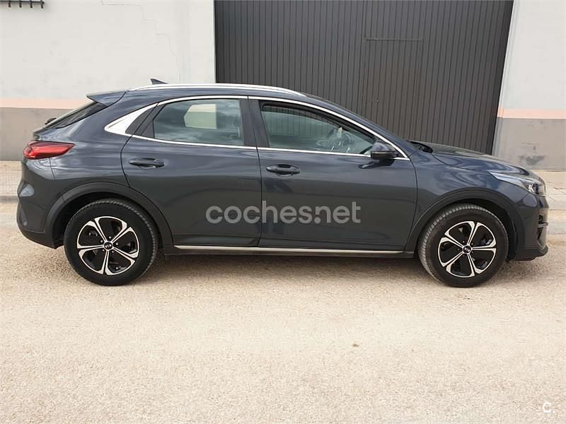 Usado Kia XCeed 141 CV (103 kW) 2021 Gris / plata SUV
