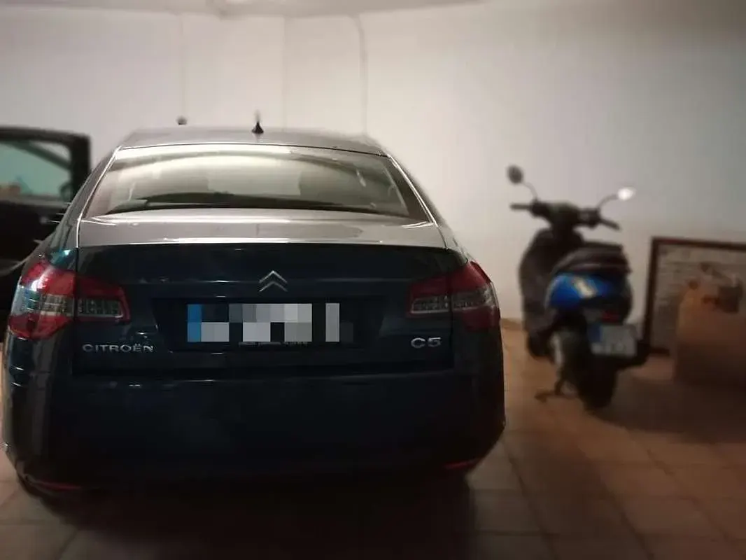 Usado Citroën C5 109 CV (80 kW) 2012 Azul Berlina