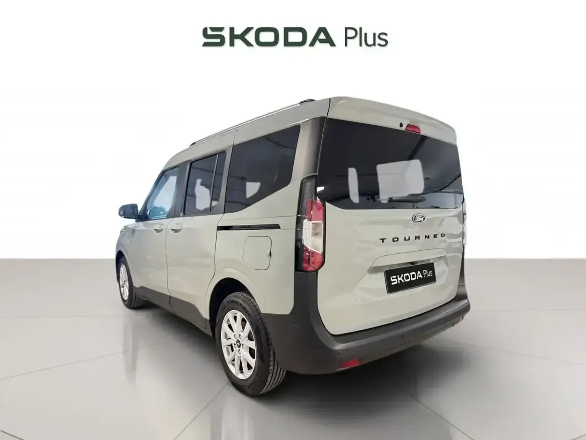 Usado Ford Tourneo Courier Active 125 CV (91 kW) 2024 Verde Monovolumen