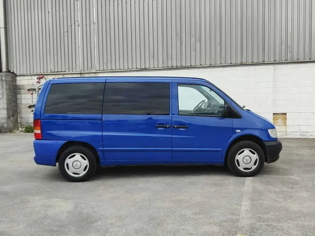 Usado Mercedes Vito 122 CV (89 kW) 2003 Azul Van