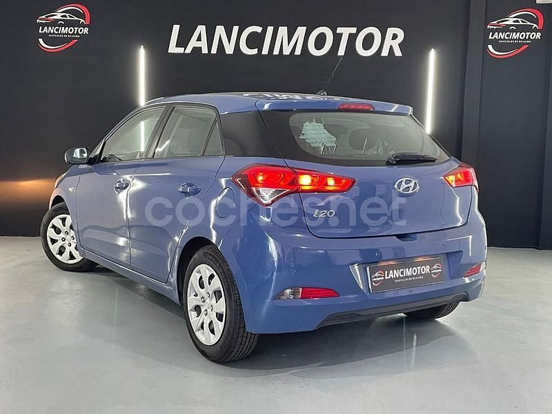 Usado Hyundai i20 84 CV (61 kW) 2018 Azul Berlina