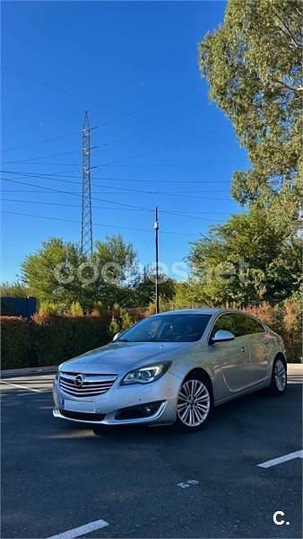 Gris / plata Usado 2014 Opel Insignia Excellence Berlina | 6199 € (Buen precio) - Imagen 1/4
