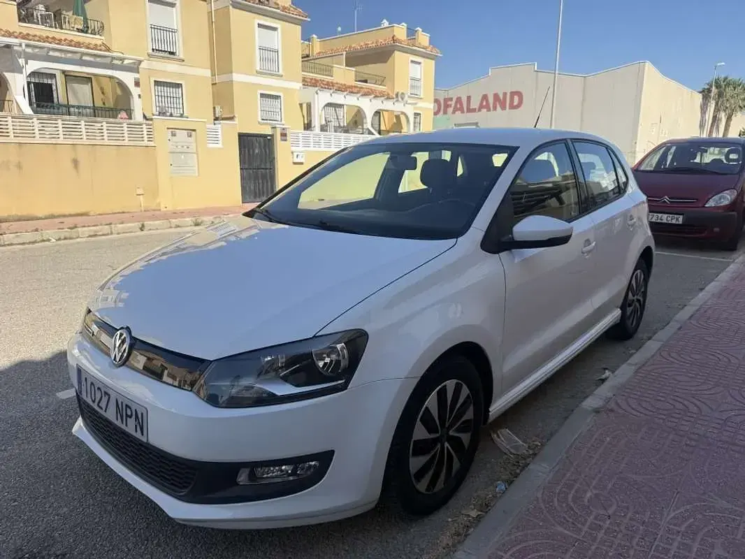 Usado VW Polo 75 CV (55 kW) 2015 Blanco Utilitario