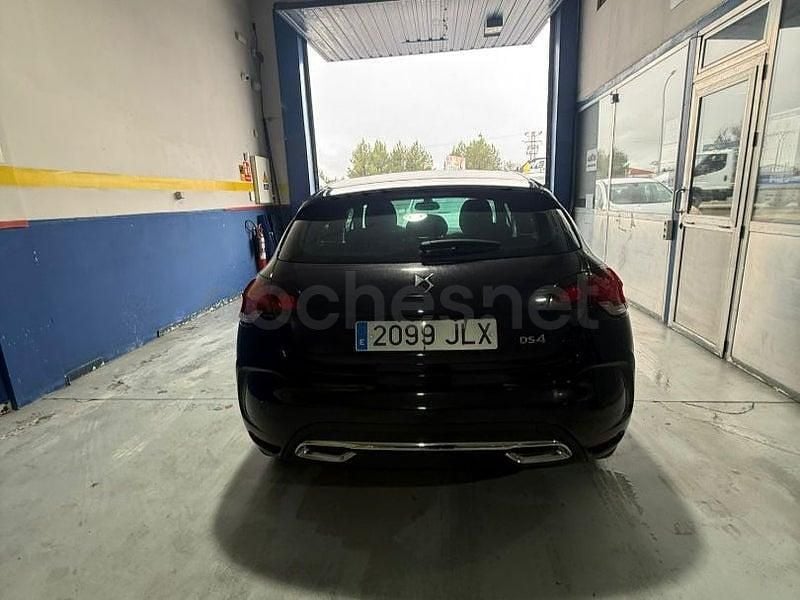 Usado DS Automobiles DS4 Design 99 CV (72 kW) 2016 Negro Utilitario