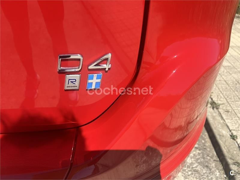 Usado Volvo XC60 R-Design Momentum 181 CV (133 kW) 2016 Rojo SUV