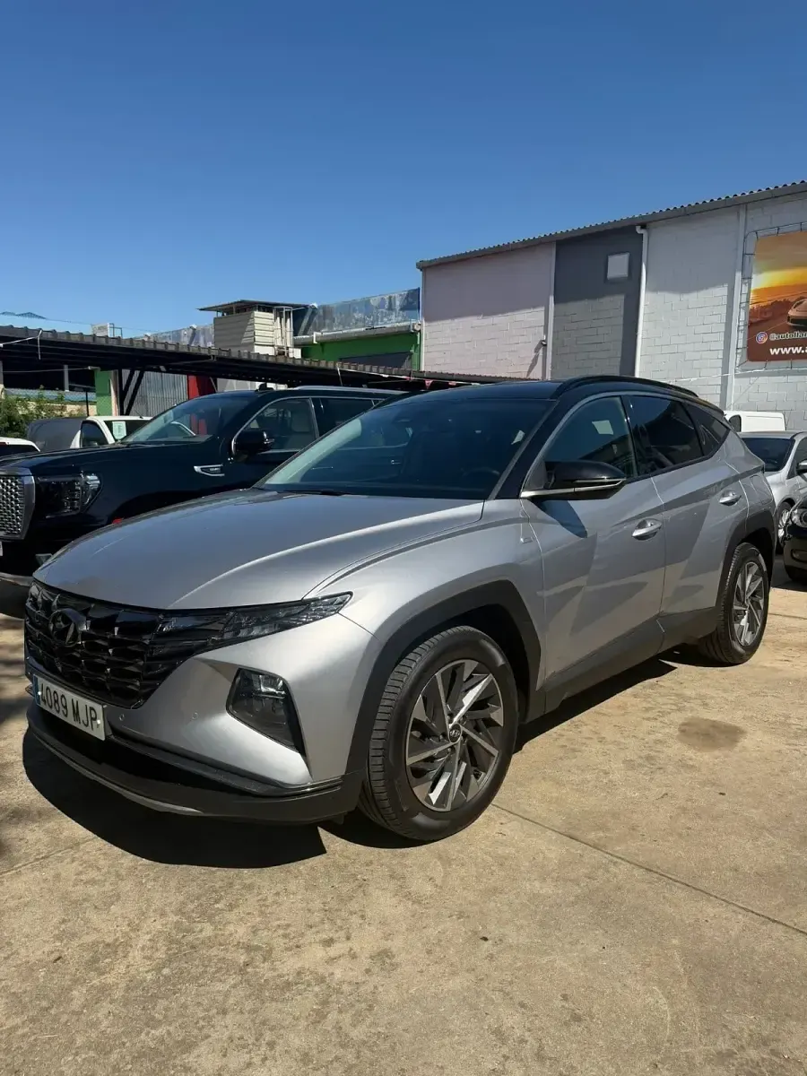 Usado Hyundai Tucson 136 CV (100 kW) 2023 Gris SUV