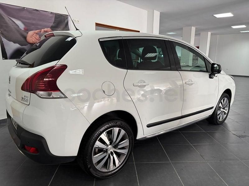 Usado Peugeot 3008 Active 115 CV (84 kW) 2014 Blanco Familiar