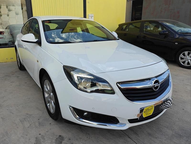 Usado Opel Insignia Business 120 CV (88 kW) 2017 Blanco Berlina