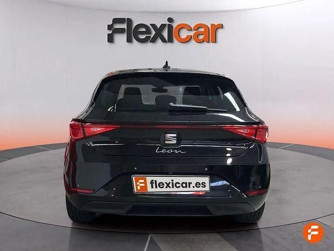 Usado Seat Leon Style 115 CV (84 kW) 2020 Negro Berlina