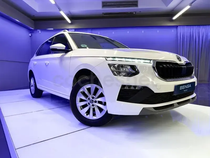 Usado Skoda Kamiq Selection 115 CV (84 kW) 2024 Blanco SUV