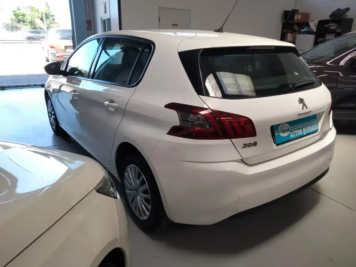 Usado Peugeot 308 Business-Line 100 CV (73 kW) 2017 Blanco Utilitario