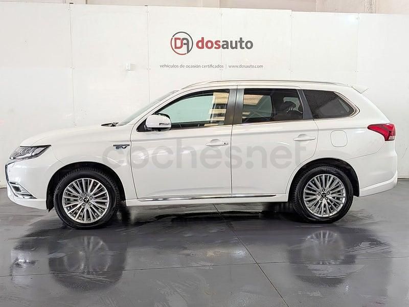 Usado Mitsubishi Outlander P-HEV 224 CV (164 kW) 2021 Blanco SUV