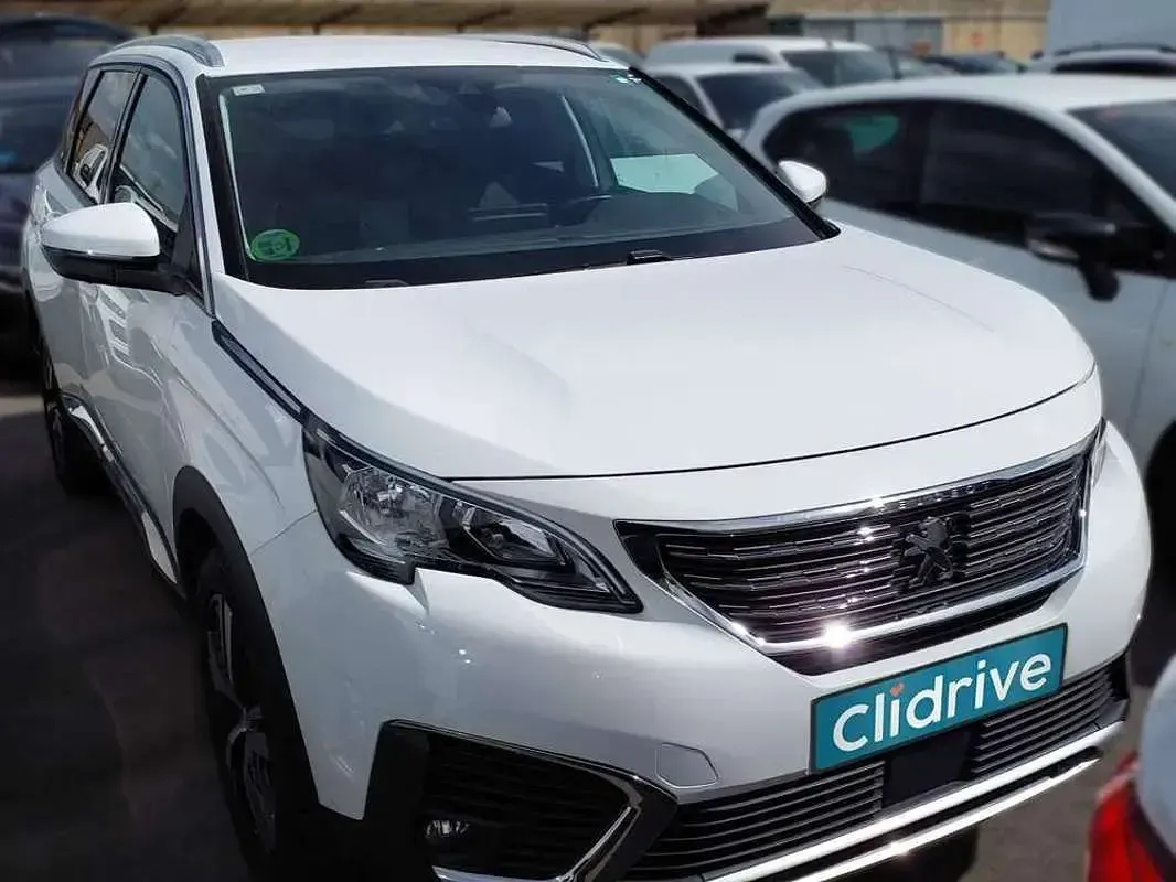 Usado Peugeot 5008 Allure 131 CV (96 kW) 2019 Blanco SUV
