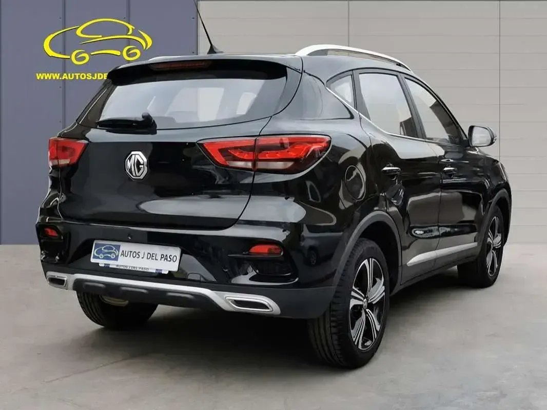 Usado MG ZS Comfort 106 CV (77 kW) 2022 Negro SUV