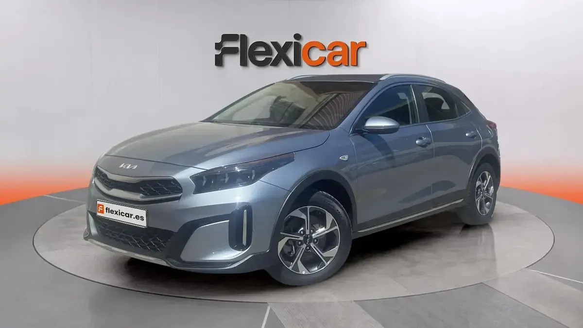 Usado Kia XCeed 120 CV (88 kW) 2023 Gris SUV