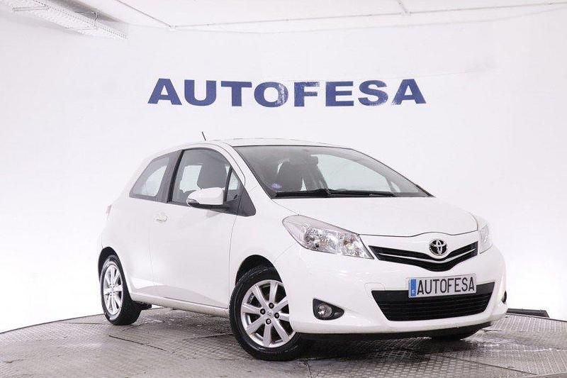 Usado Toyota Yaris 69 CV (50 kW) 2012 Blanco Coupe