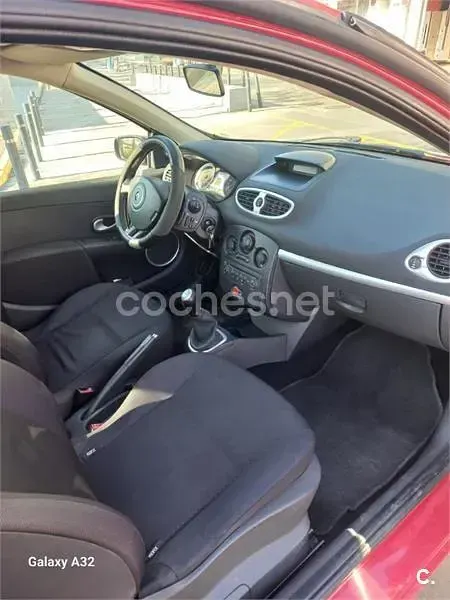 Usado Renault Clio II Rip Curl 70 CV (51 kW) 2007 Rojo Berlina