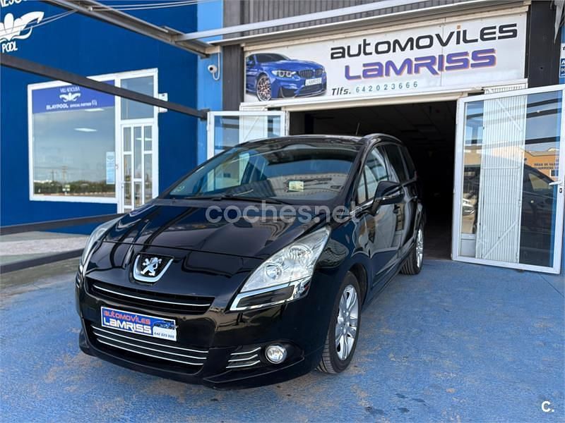 Usado Peugeot 5008 Access 115 CV (84 kW) 2012 Negro Monovolumen