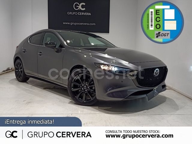 Gris / plata Nuevo 2025 Mazda 3 Homura-Line Berlina | 28.990 € (Precio justo) - Imagen 1/4