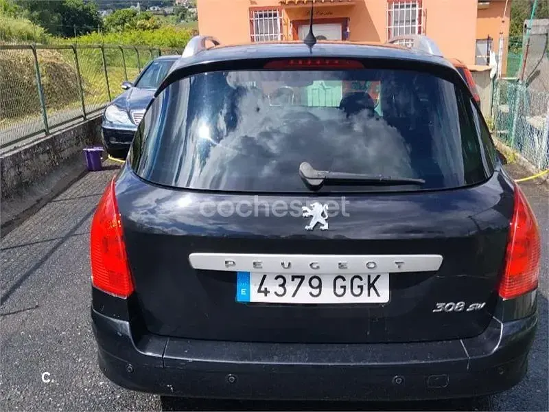 Usado Peugeot 308 SW Premium 120 CV (88 kW) 2008 Negro Familiar