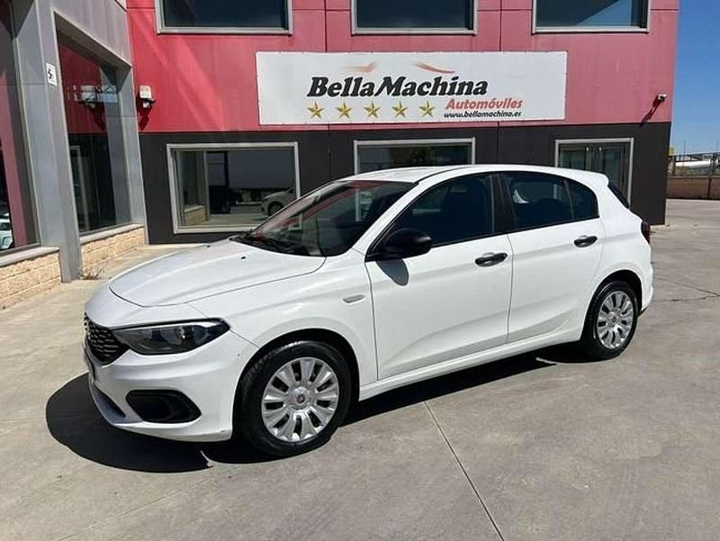 Usado Fiat Tipo S 120 CV (88 kW) 2018 Blanco Familiar