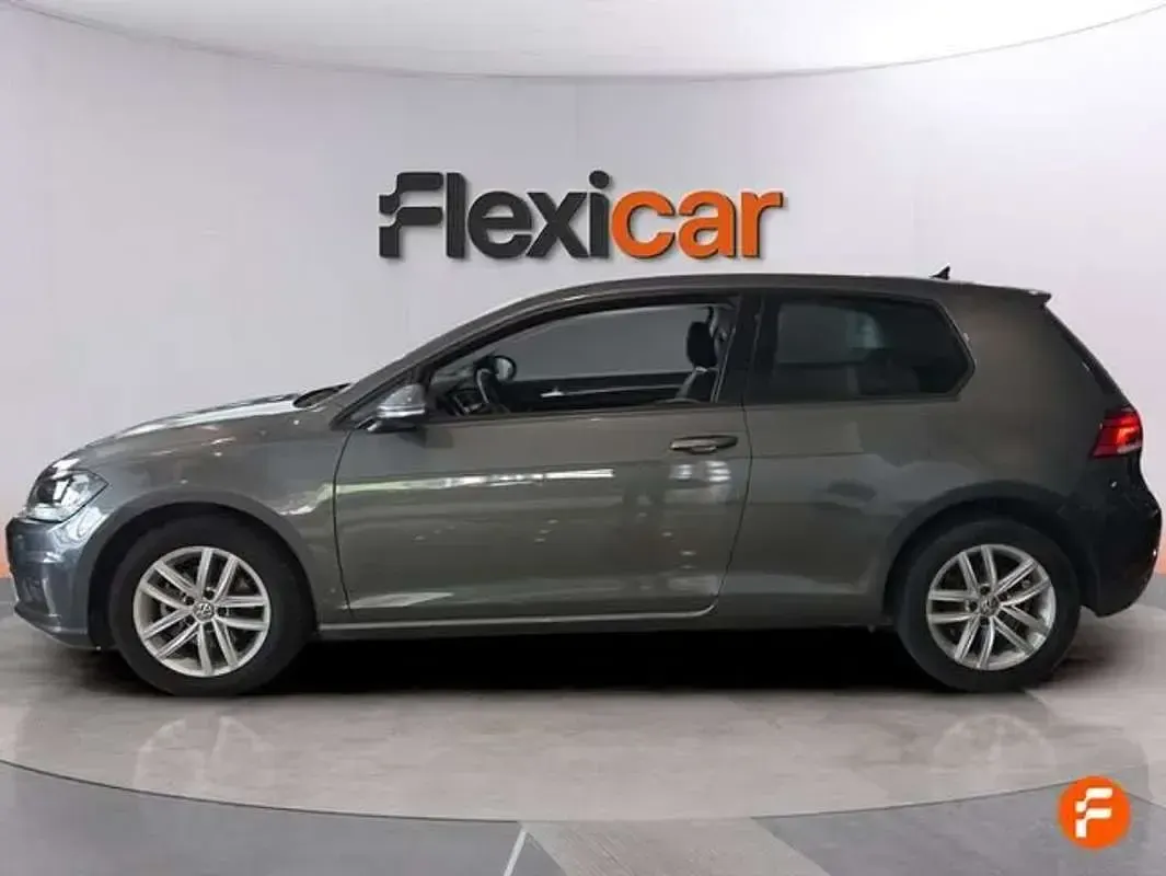 Usado VW Golf VII Advance 116 CV (85 kW) 2019 Gris Utilitario