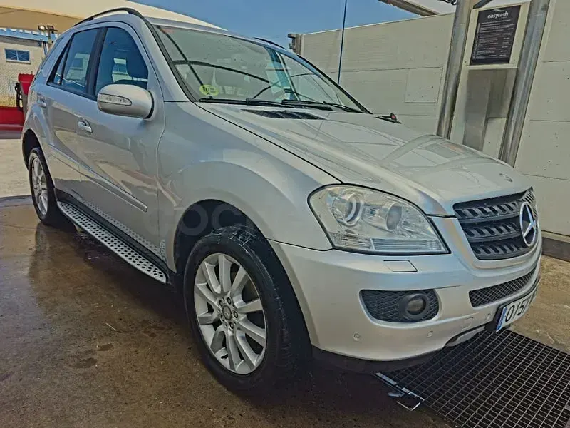 Usado Mercedes ML280 190 CV (139 kW) 2007 Gris / plata SUV