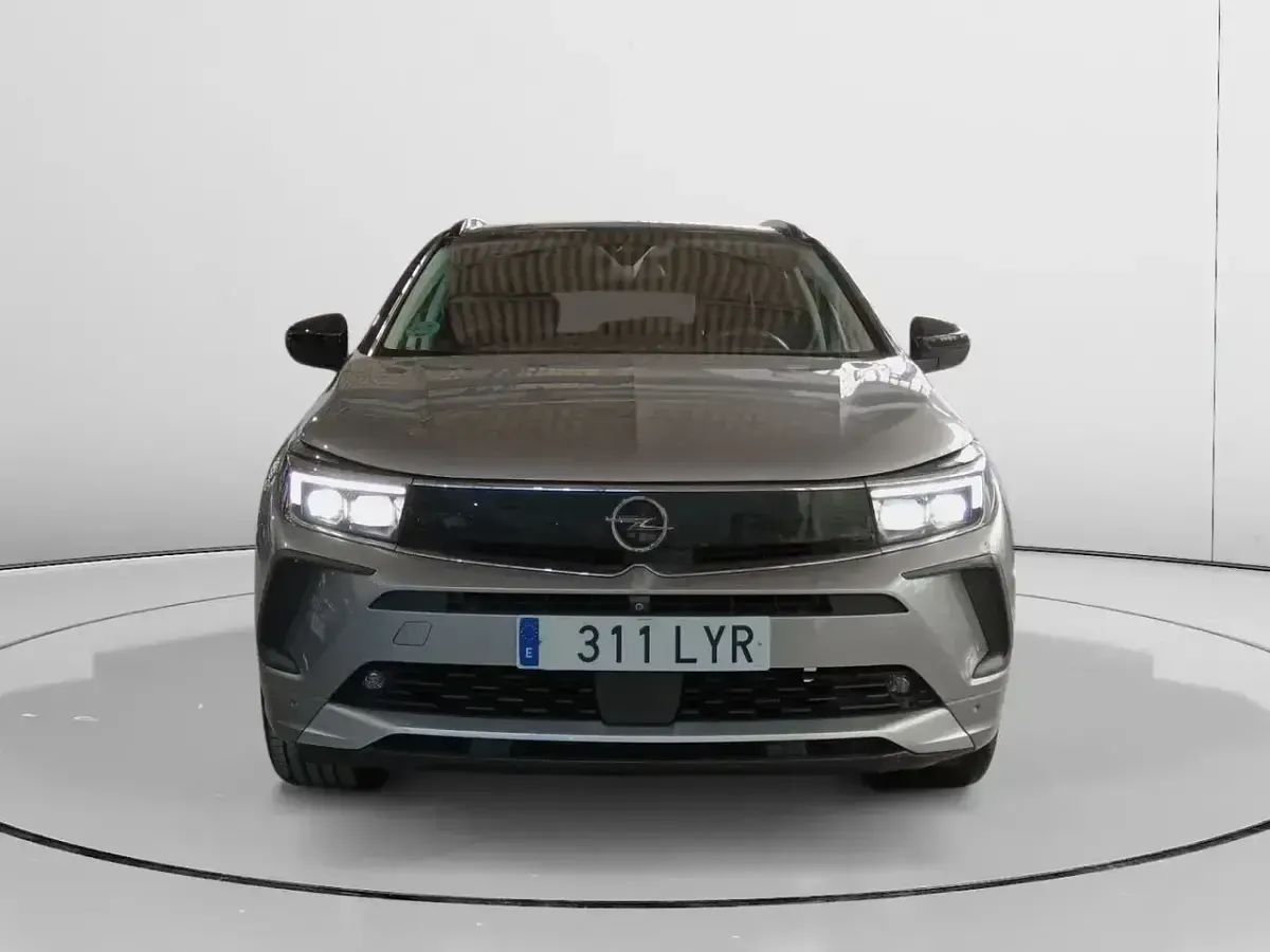 Usado Opel Grandland X Ultimate 130 CV (95 kW) 2022 Gris / plata SUV