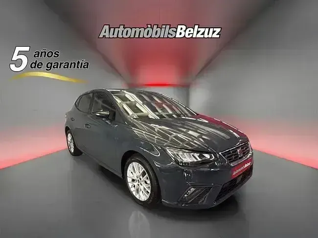 Usado Seat Ibiza FR 116 CV (85 kW) 2025 Gris Utilitario