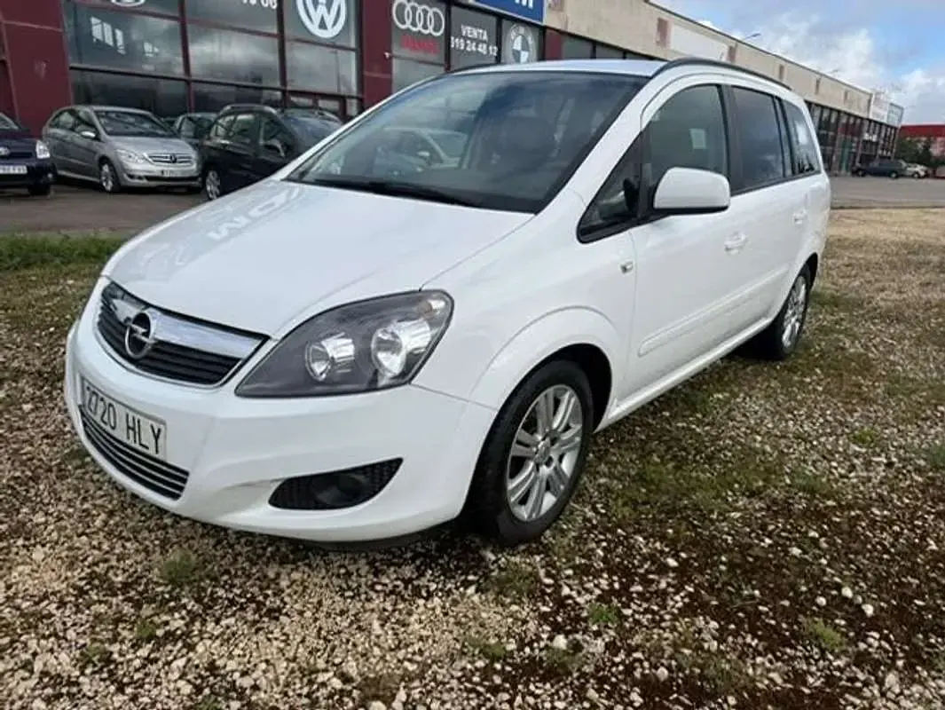 Usado Opel Zafira Family 125 CV (91 kW) 2012 Blanco Monovolumen