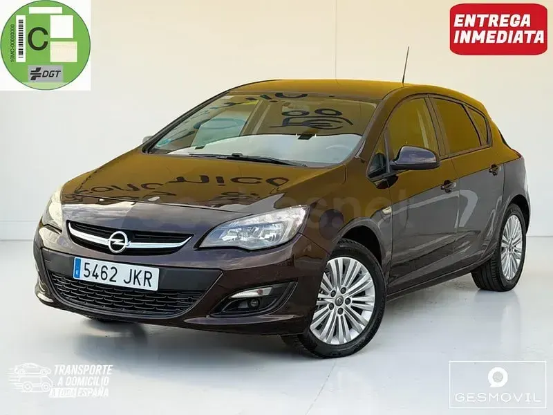 Usado Opel Astra Selective 110 HP (80 kW) 2016 Castanho Sedan