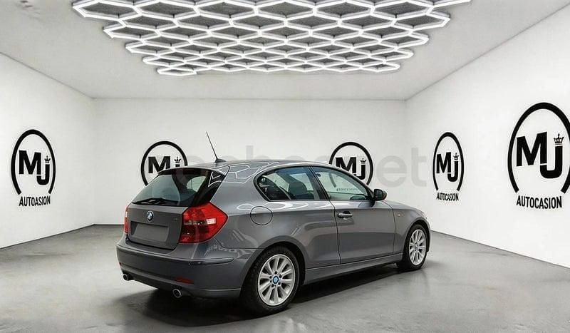 Usado BMW 120 177 CV (130 kW) 2011 Gris / plata Utilitario