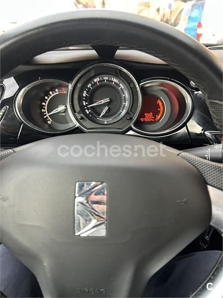 Usado Citroën DS3 155 CV (114 kW) 2010 Amarillo Utilitario