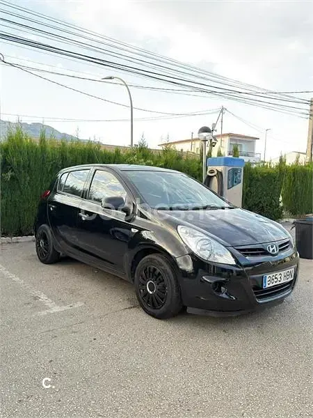 Usado Hyundai i20 Classic 78 CV (57 kW) 2011 Negro Utilitario