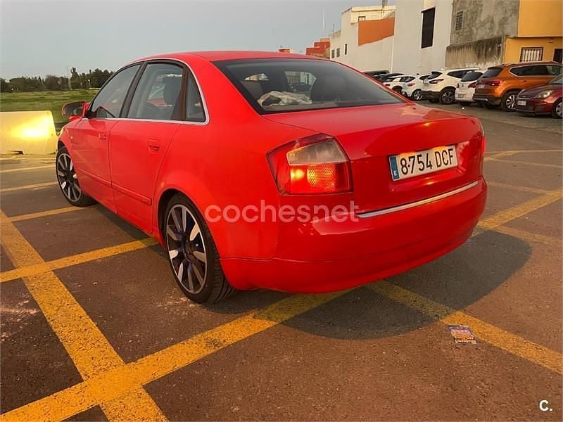 Usado Audi A4 115 CV (84 kW) 2006 Rojo Familiar