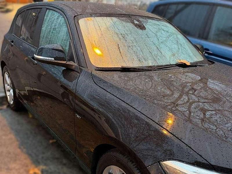 Usado BMW 118 143 CV (105 kW) 2015 Negro Utilitario