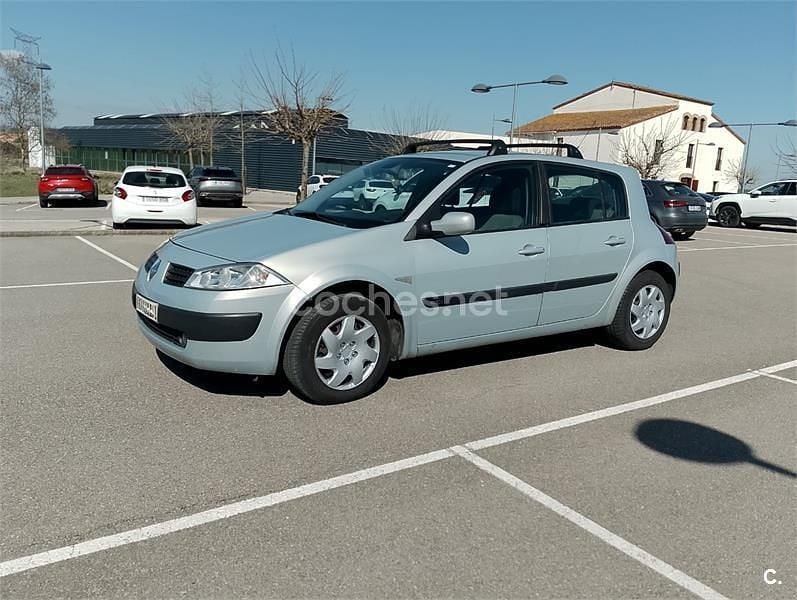 Usado Renault Mégane II Dynamique 80 CV (58 kW) 2004 Azul Berlina
